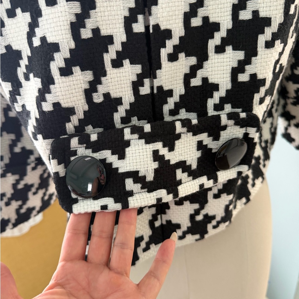Black and White Houndstooth Women's Blazer - Picture 6 of 8